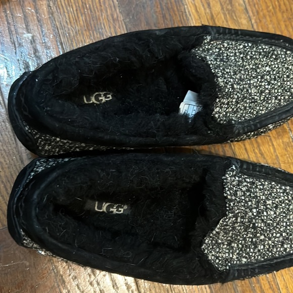 UGG Moccasins - Picture 13 of 16